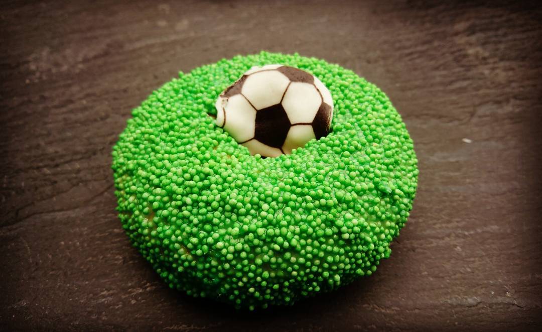 Dieser Moment, wenn du vor lauter #Fussball den #Donut nicht erkennst. #Fussballdonut