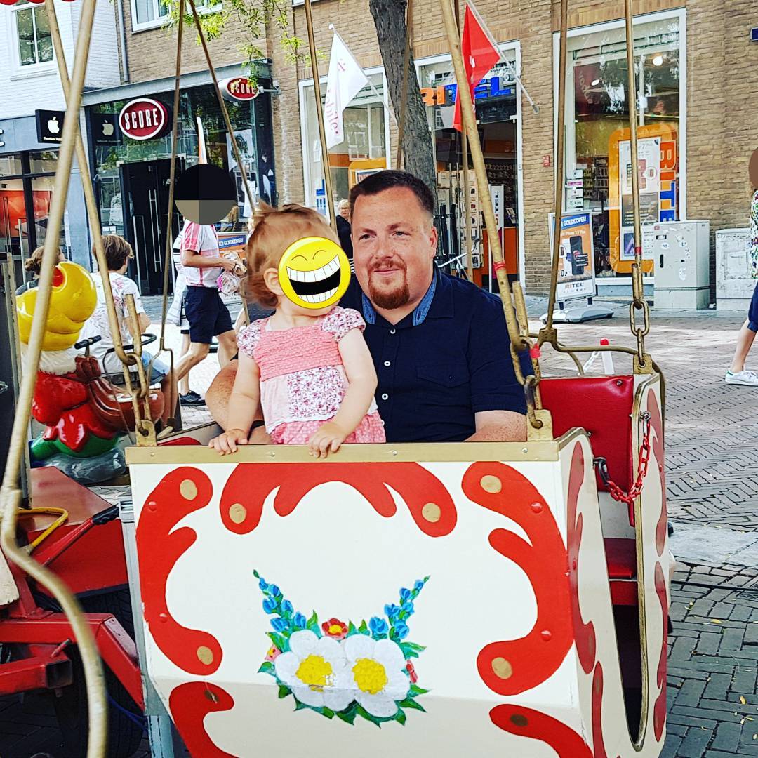 Egal wie groß man(n) ist, für seine Tochter macht man(n) sich auch gerne klein