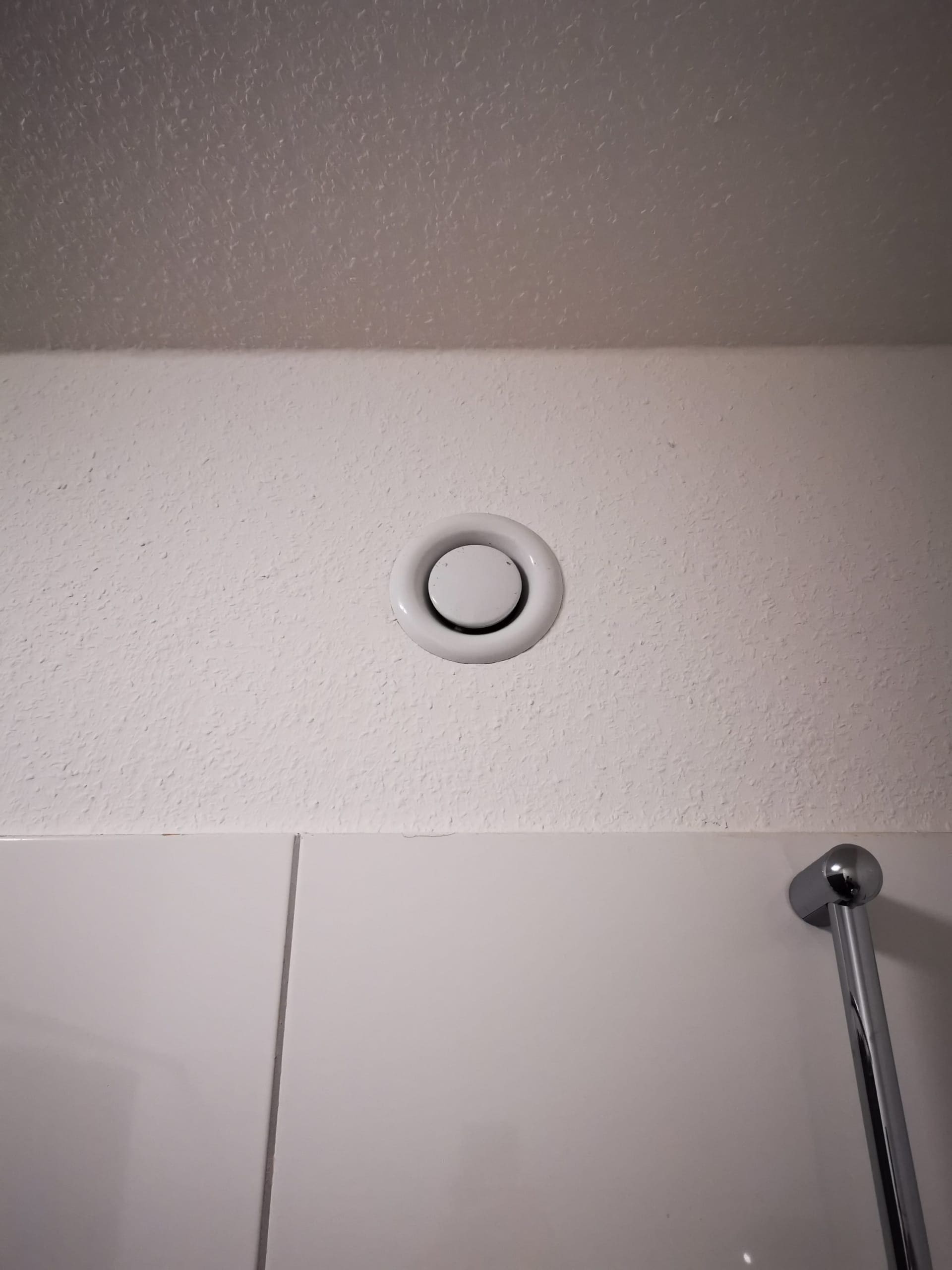 Badezimmer Abluft Fensterlose Badezimmer mit Kölner Lüftung - derHeiko.com